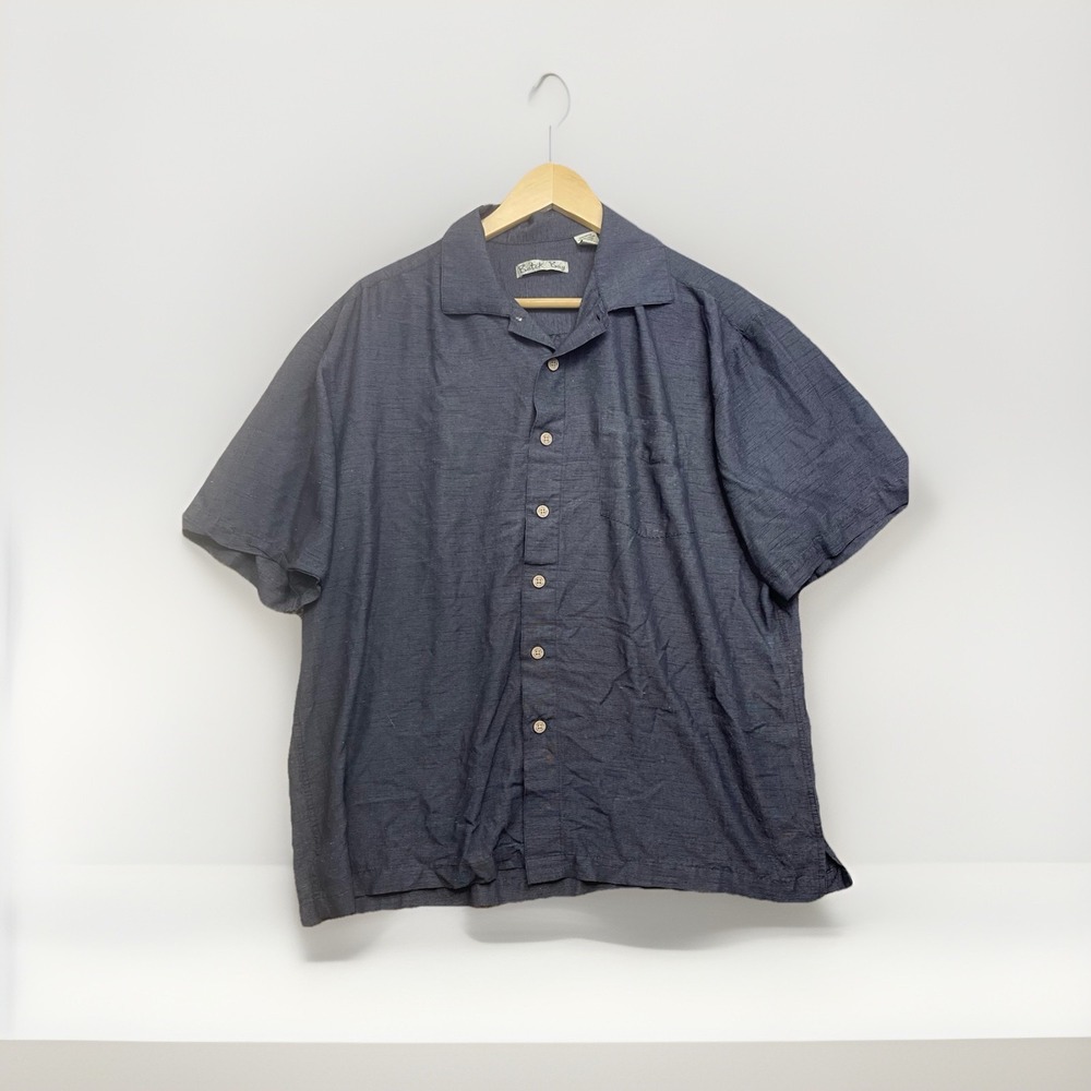 Batik Bay Camp Collar Gray short sleeve button up shirt L
